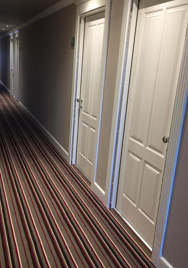 Standard Queen Room - Non-Smoking