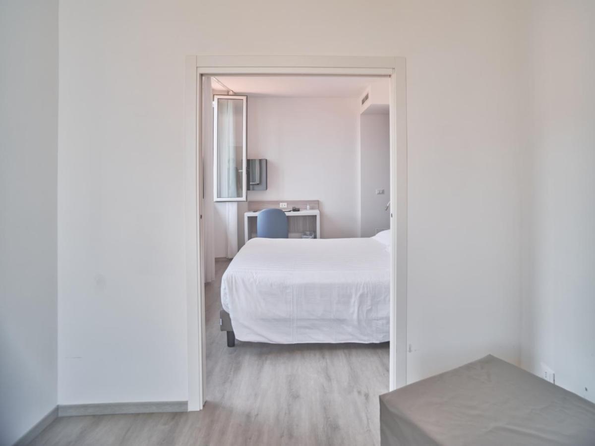 Doppel-/Zweibettzimmer mit Meerblick