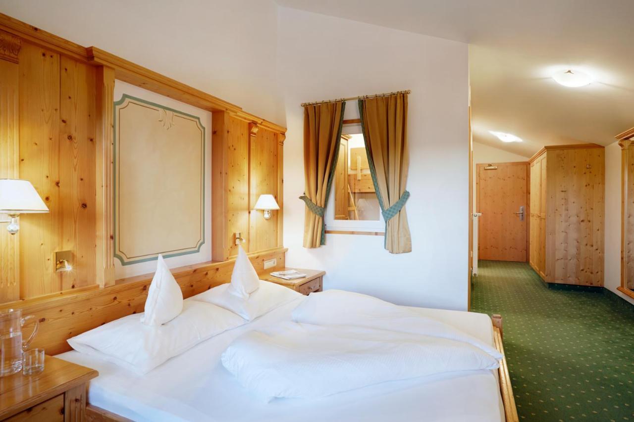 Familienzimmer mit Bergblick
