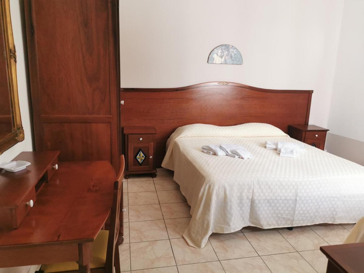 Chambre Triple avec Salle de Bains Privative
