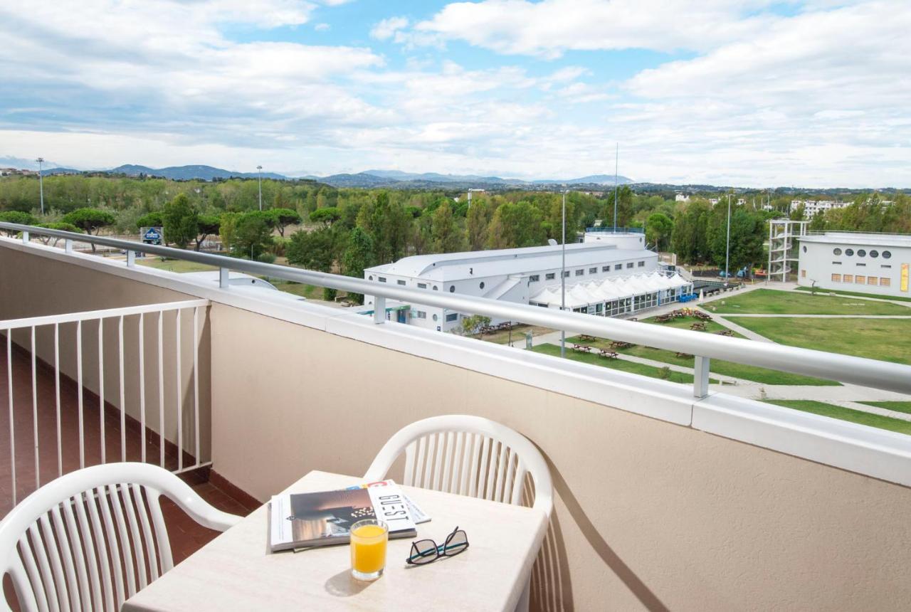 Standaard Tweepersoonskamer met 1 of 2 Bedden en Balkon