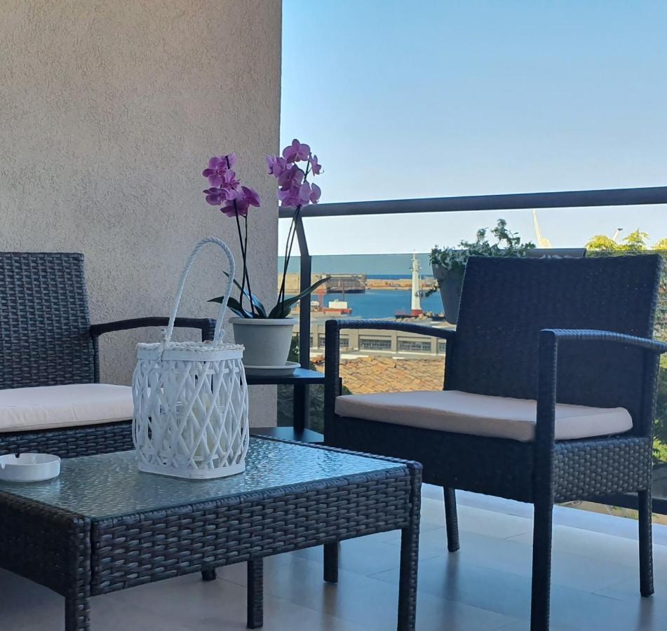 Habitación Doble Deluxe con balcón y vistas al mar
