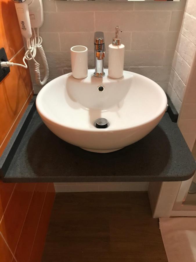Doppelzimmer mit eigenem Bad (außerhalb des Zimmers)