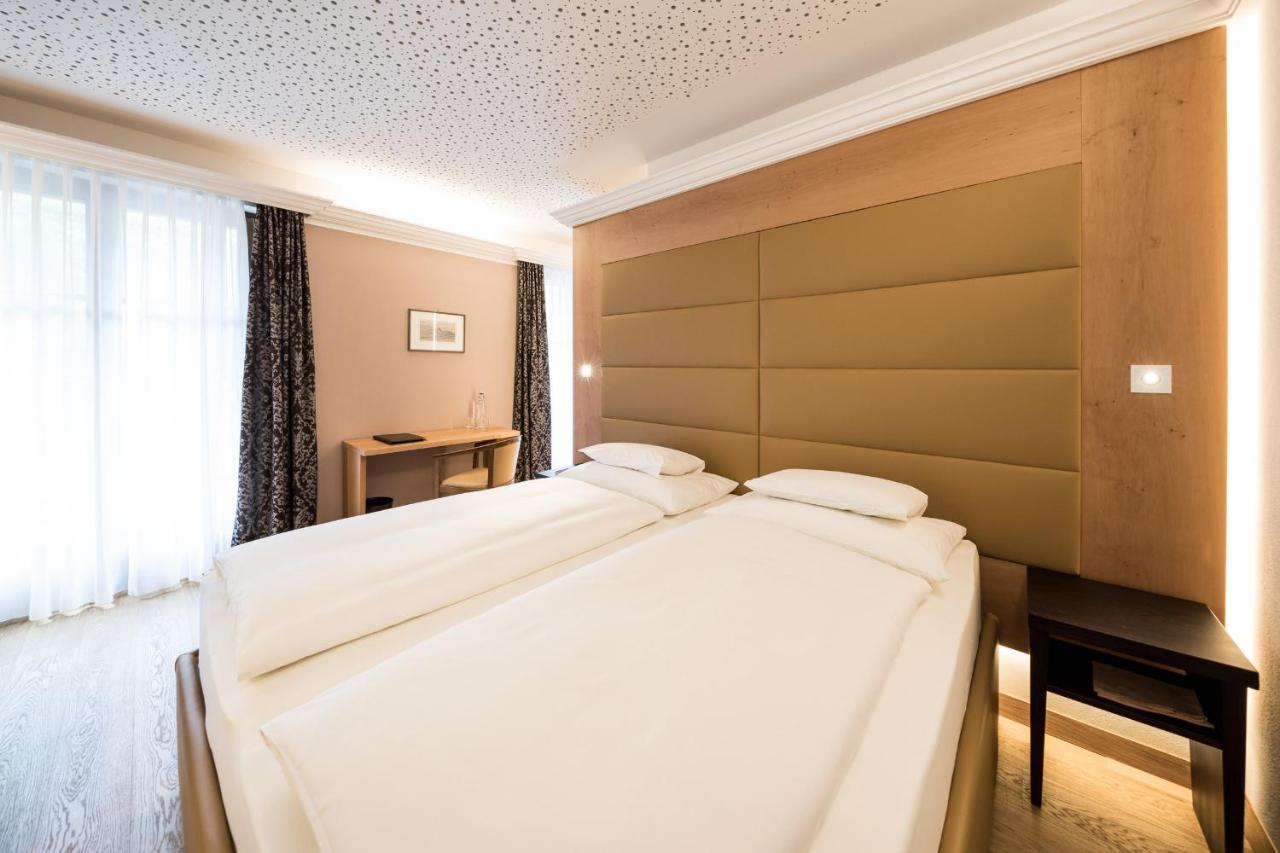 Doppelzimmer mit Balkon