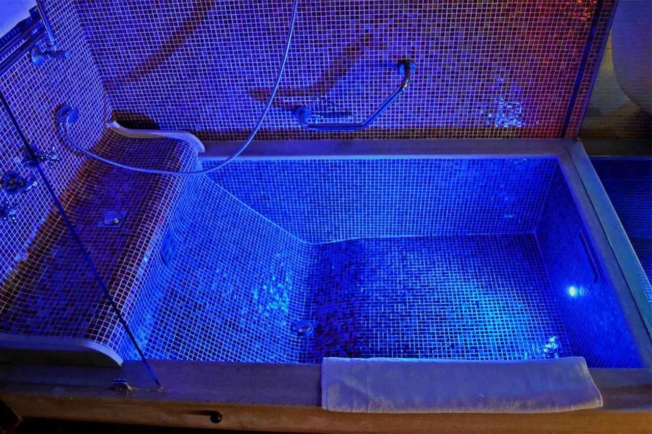 Deluxe Double or Twin Room Spa Bath