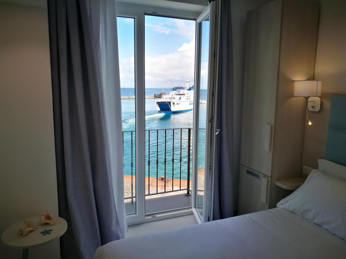 Camera Matrimoniale/Doppia con Letti Singoli con Vista Mare