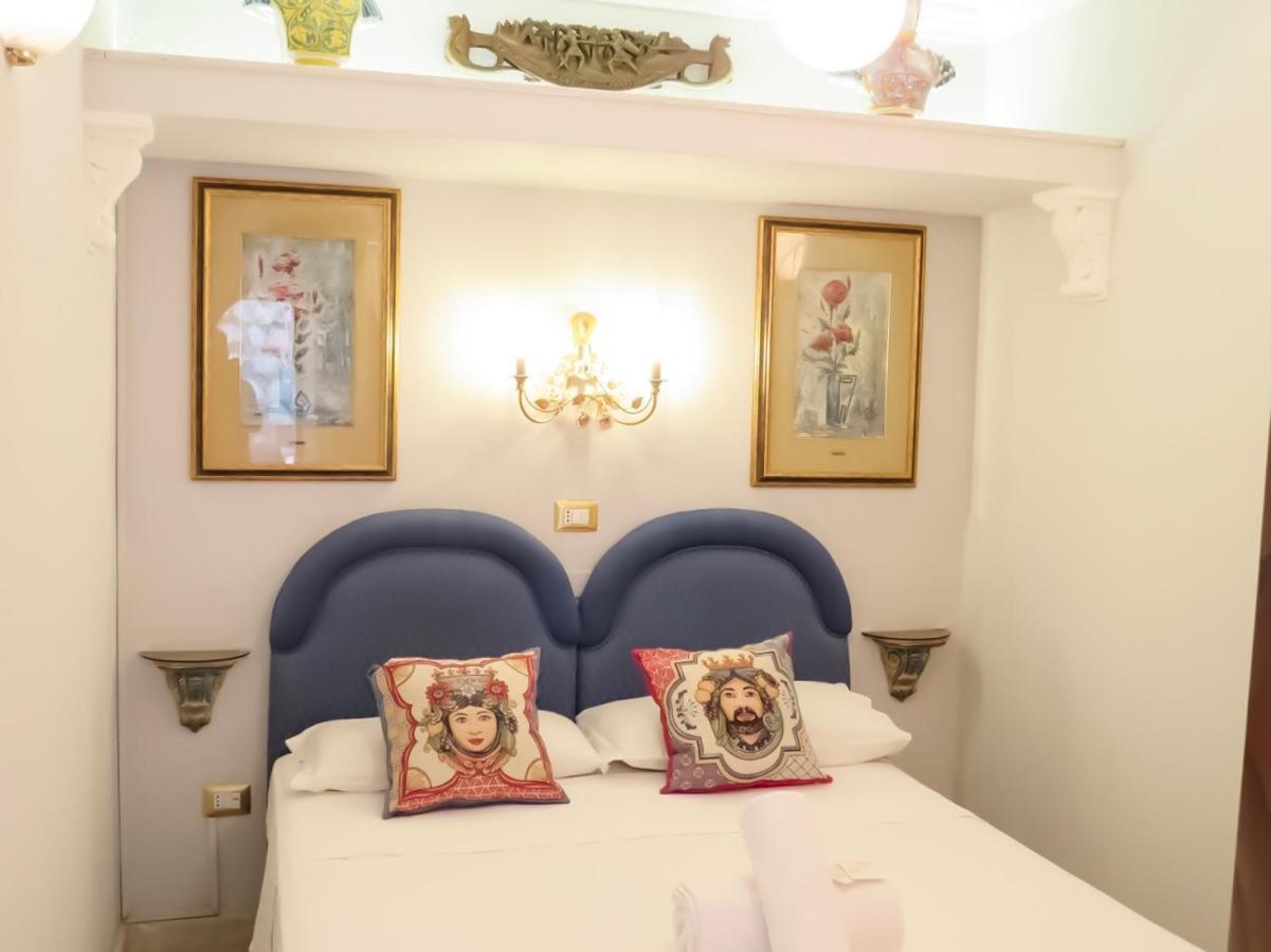 Double or Twin Room Private Bathroom