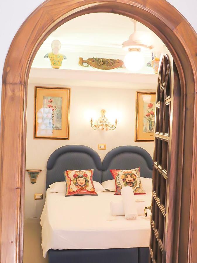Double or Twin Room Private Bathroom