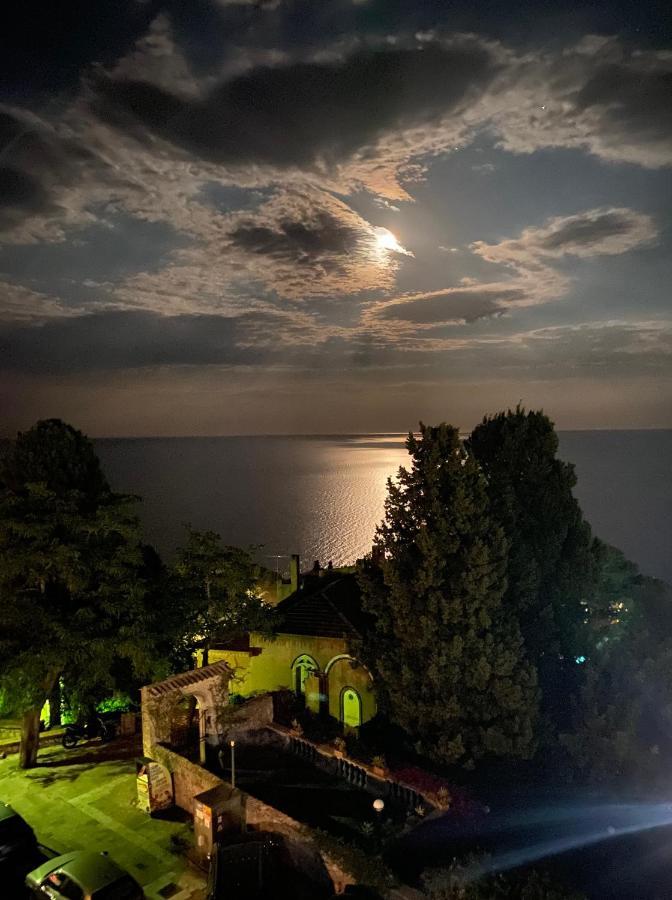 Double Room Balcony Side Sea View