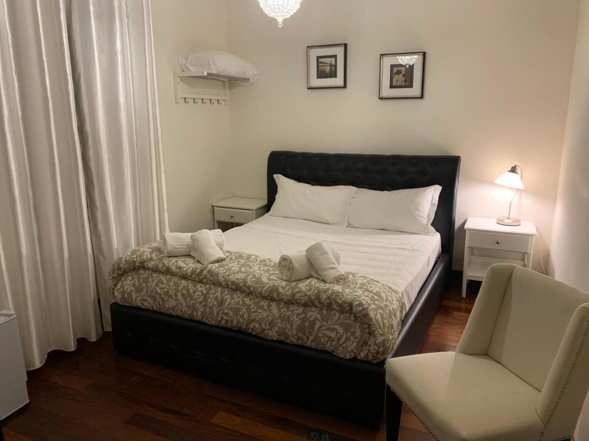 Tweepersoonskamer met Gedeelde Badkamer