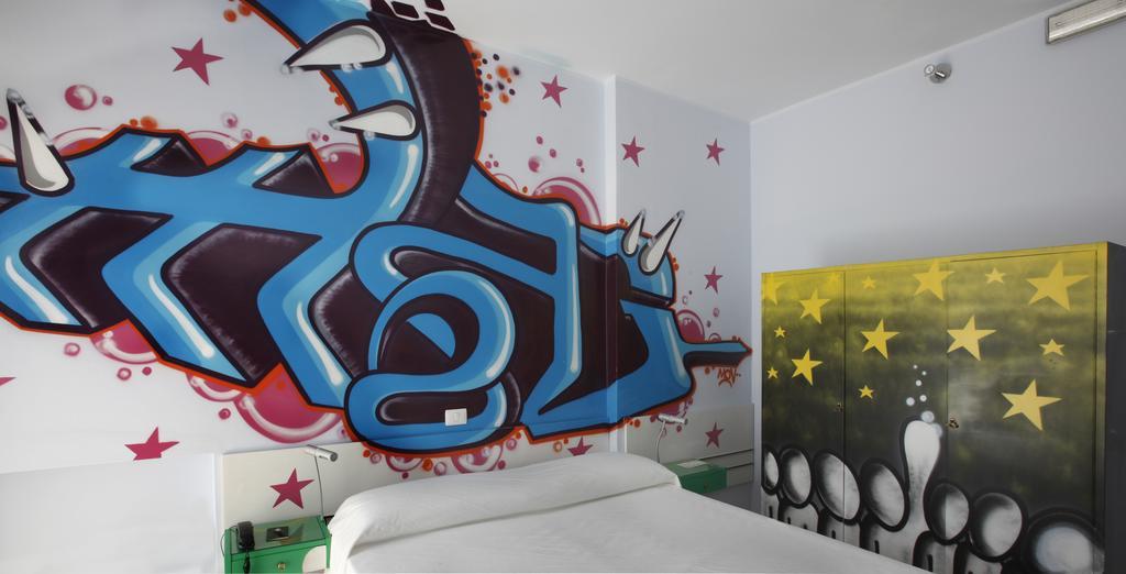 Doppel- oder Zweibettzimmer