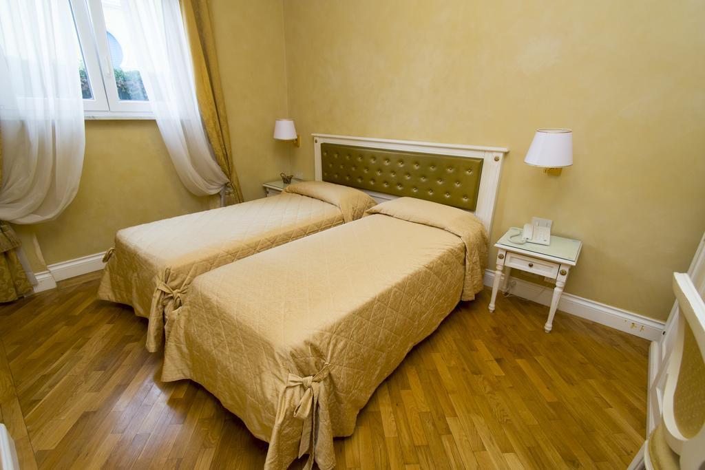 Chambre Lits Jumeaux pour Personnes à Mobilité Réduite