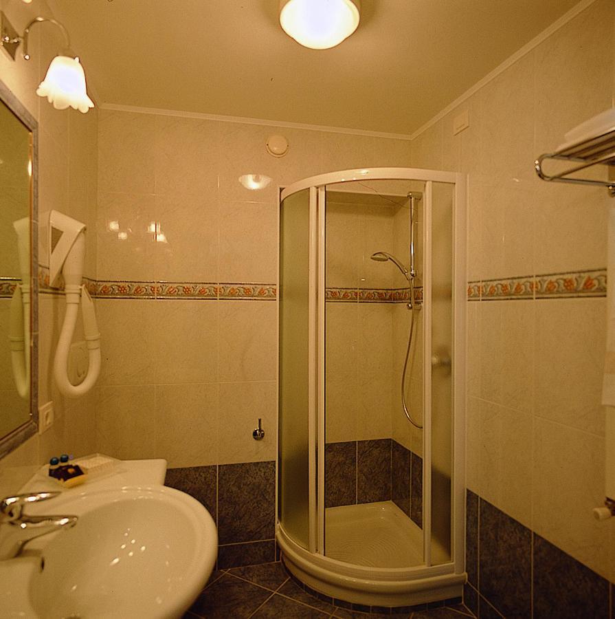 Superior Double or Twin Room,1115140119:JPEG