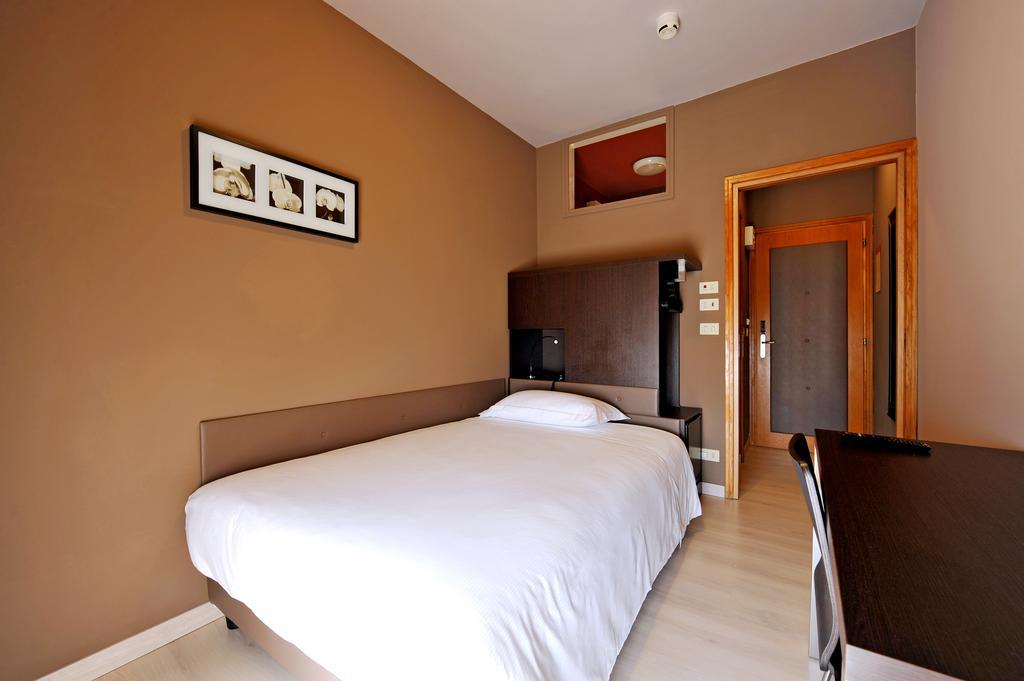 Habitación Individual Básica con balcón