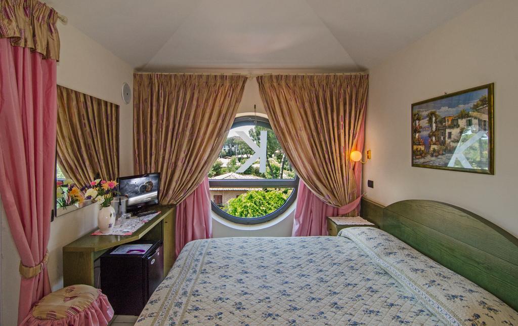 Budget Double or Twin Room,663621141:JPEG