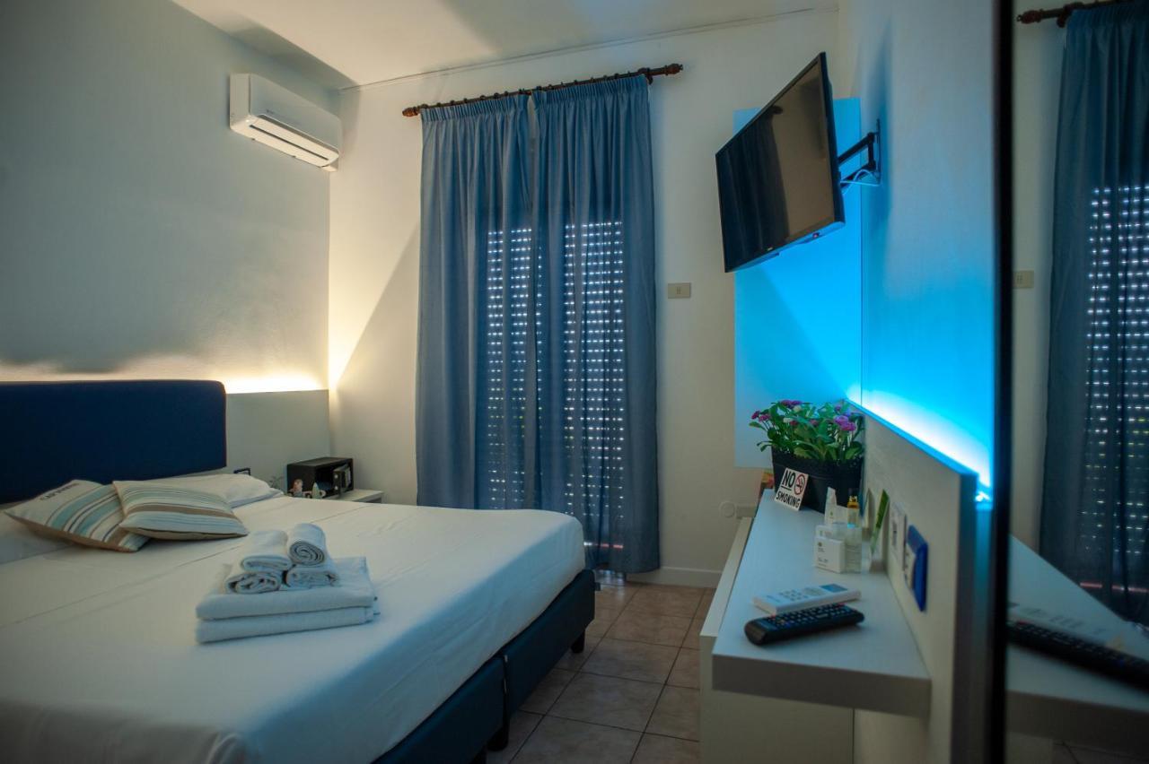 Small Double Room,1124055741:JPEG
