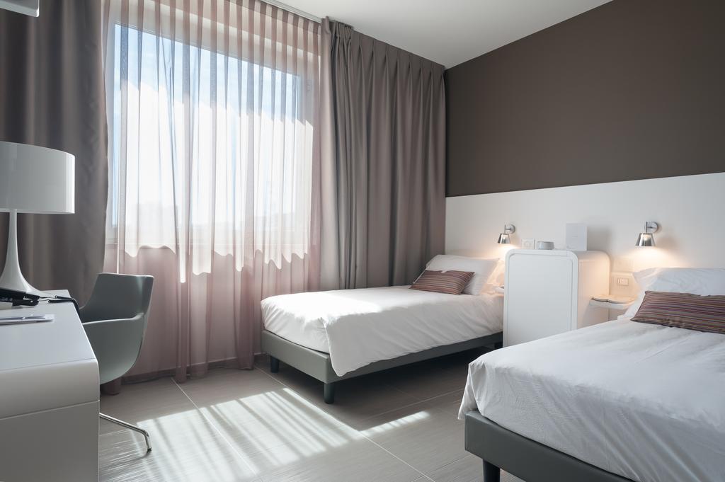 Chambre Double - Accessible aux Personnes à Mobilité Réduite