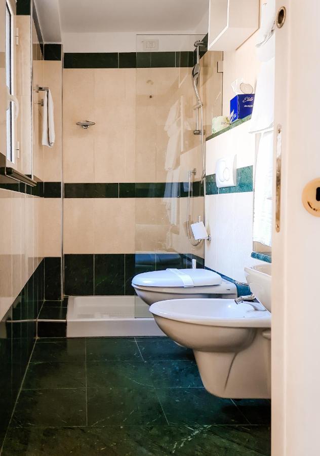 Chambre Double Deluxe avec Douche