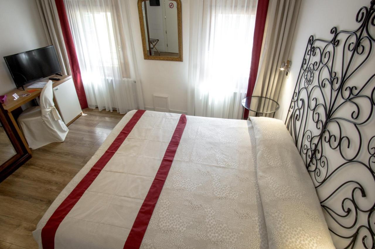 Quarto Duplo