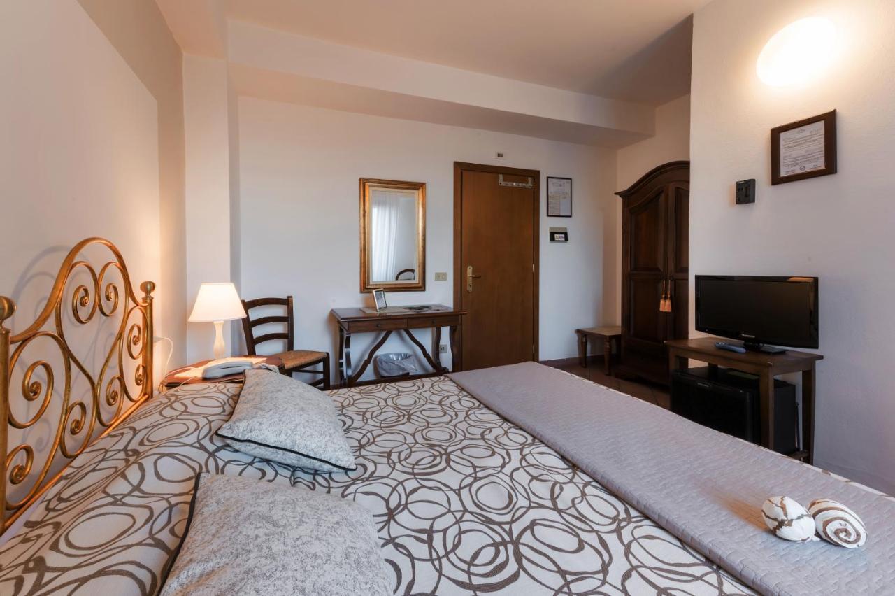 Standard Double or Twin Room,1158497874:JPEG