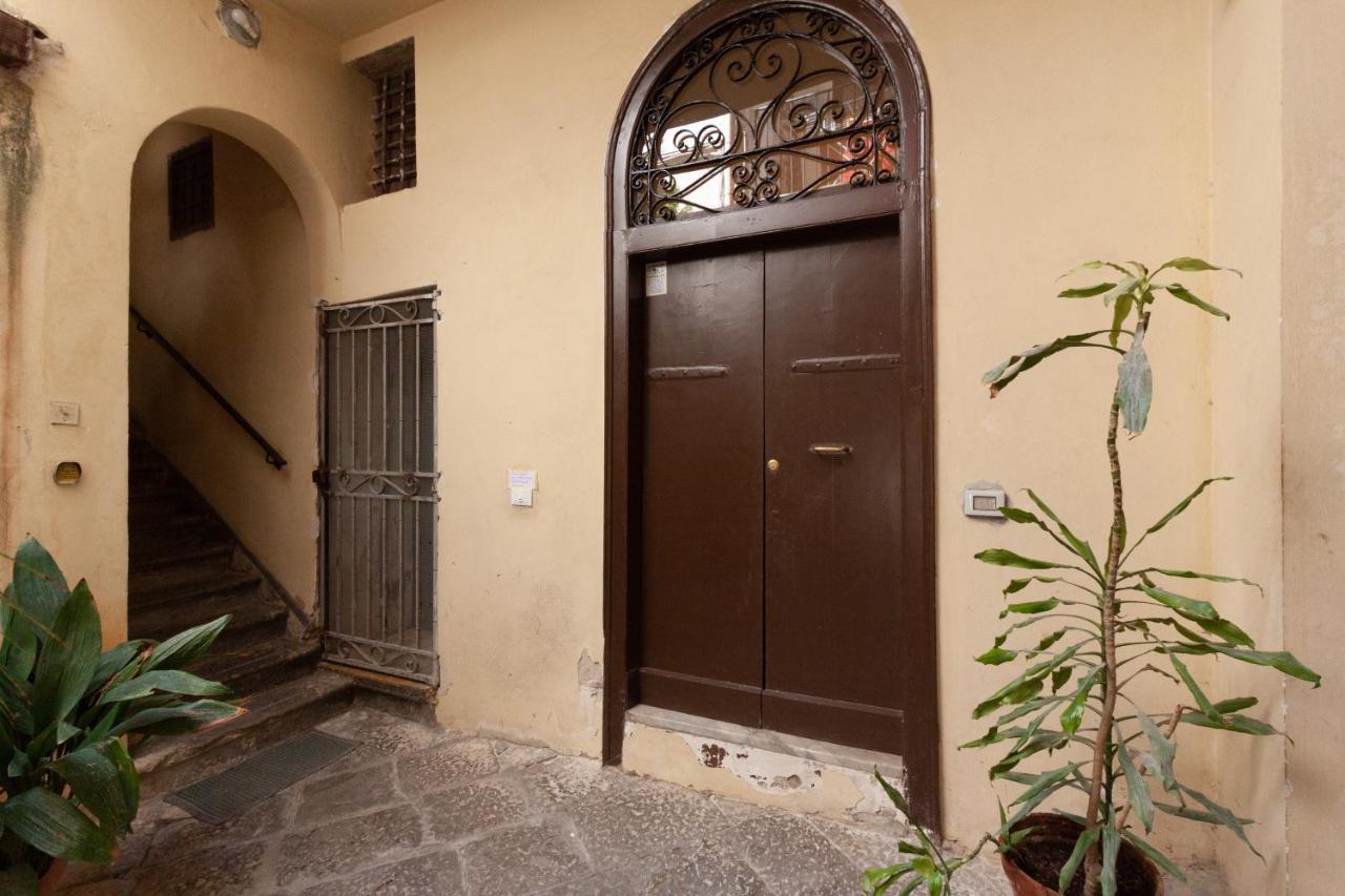 Studio mit Balkon