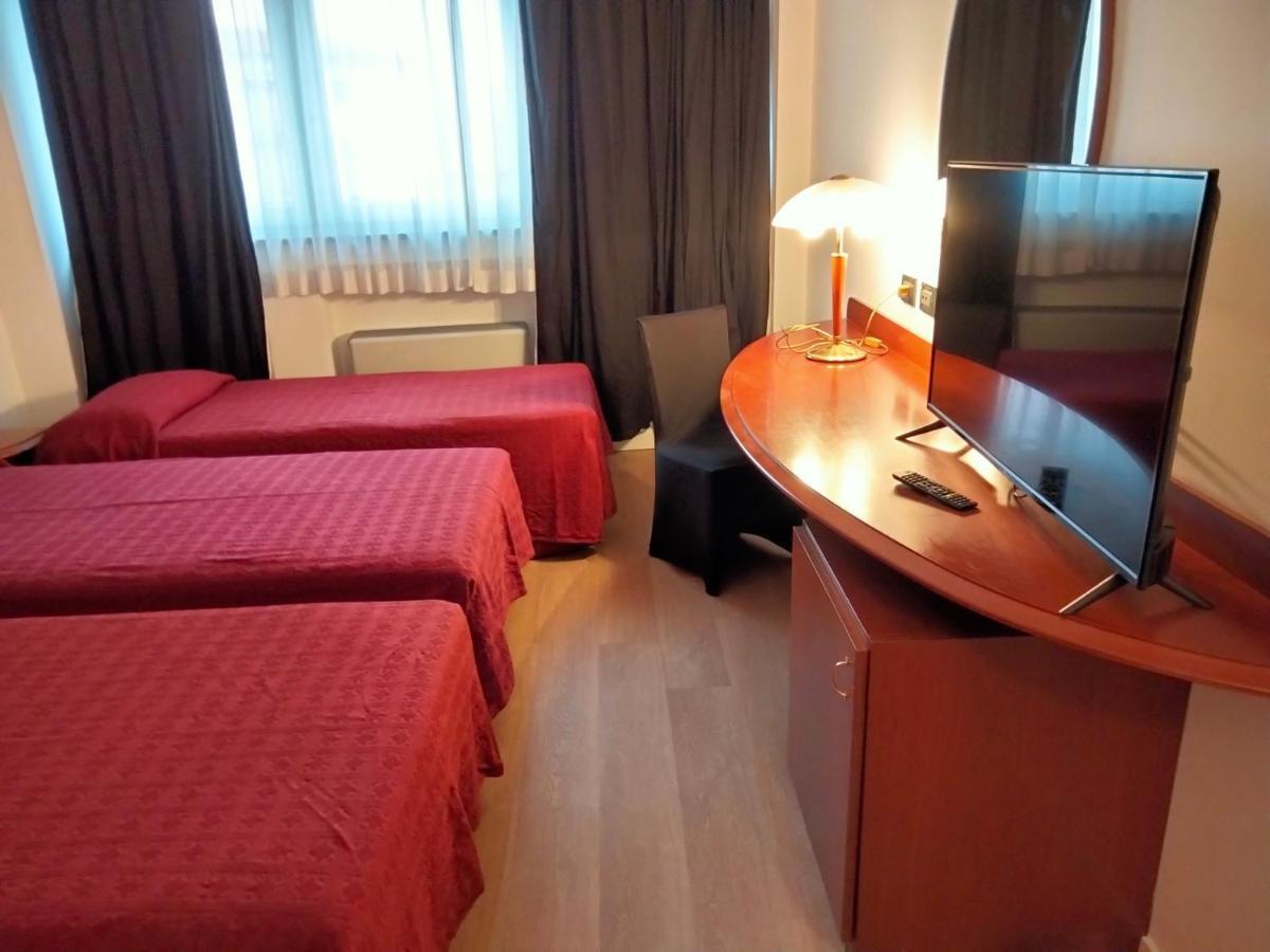 Triple Room,1204049329:JPEG