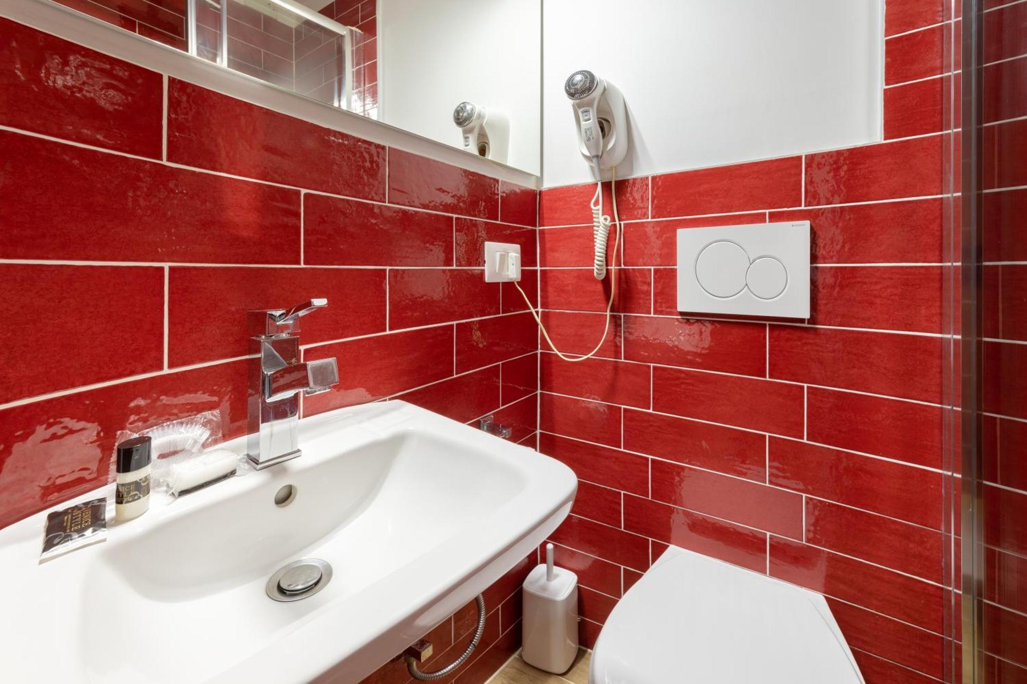 Single Room,1209262225:JPEG