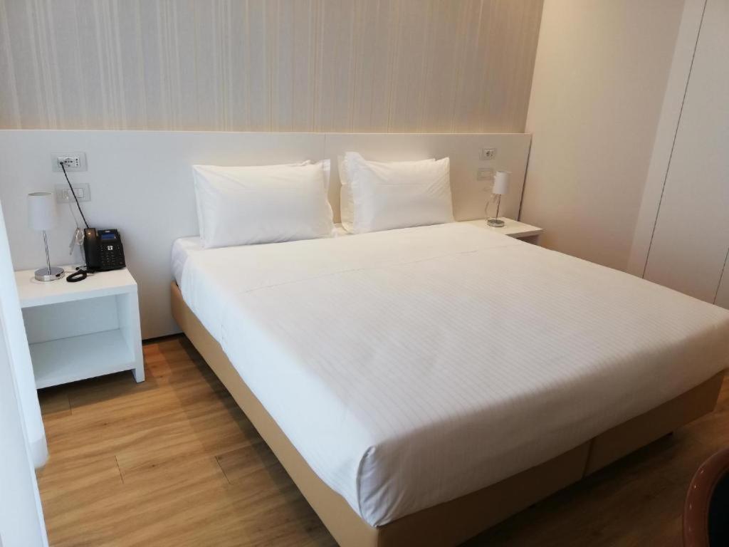 Single Room,1709984481:JPEG