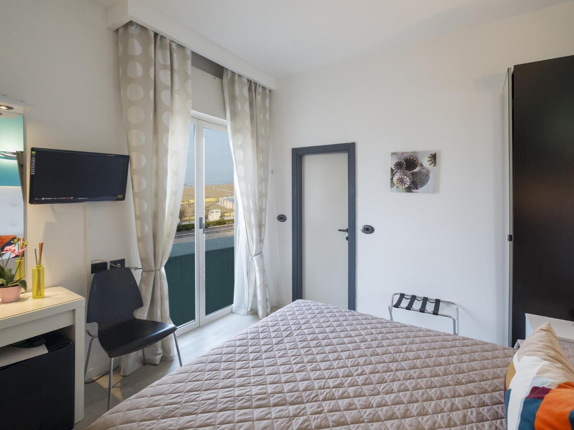 Doppel-/Zweibettzimmer mit Meerblick