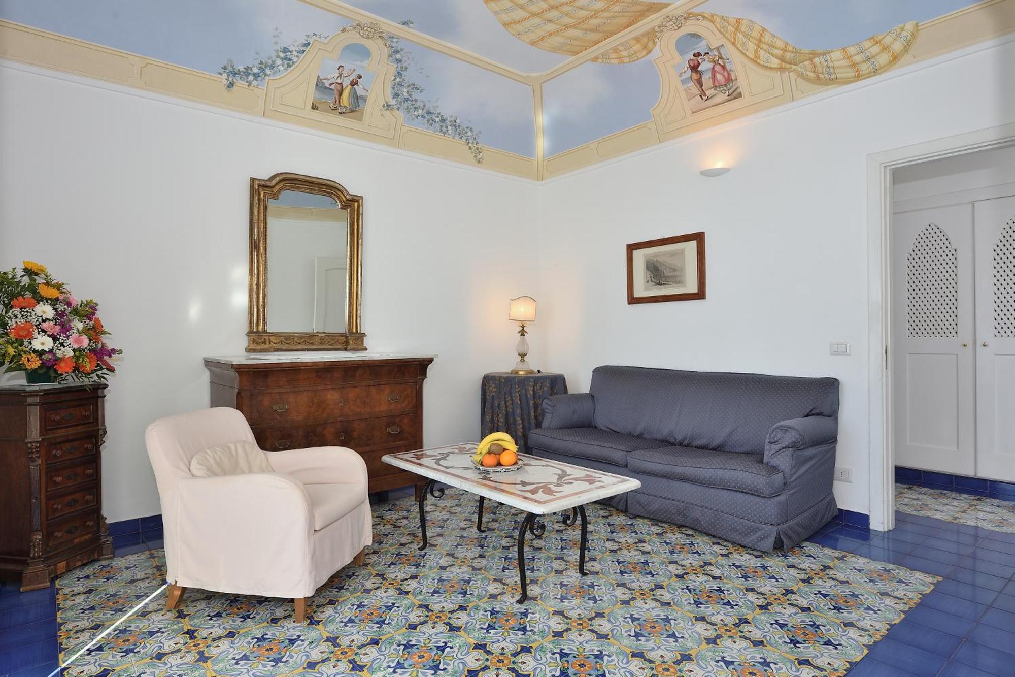 Suite with Balcony and Sea View