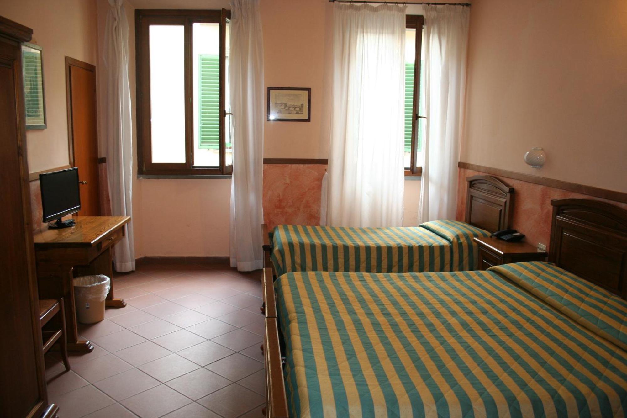Quadruple Room,370727986:JPEG
