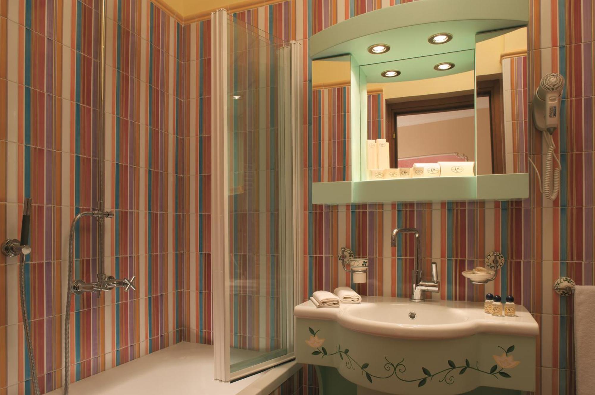 Double Room,1215900712:JPEG