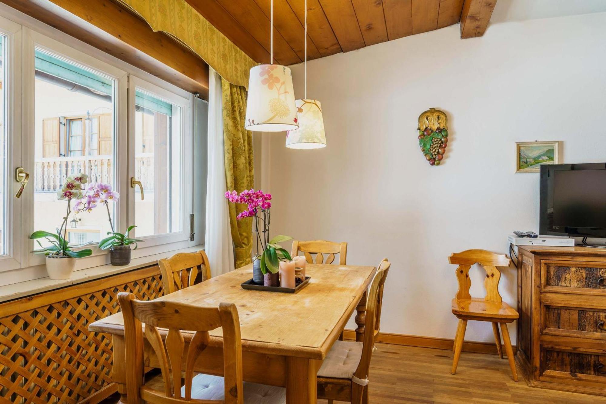 Two-Bedroom Apartment,1216297864:JPEG