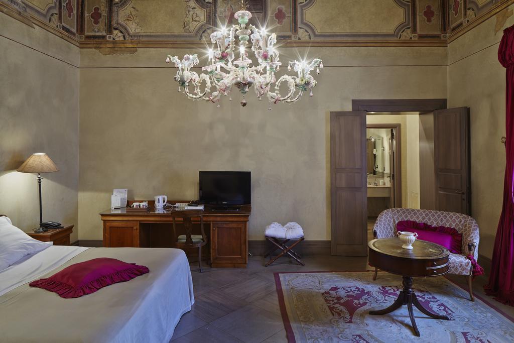 Junior Suite with Frescoes