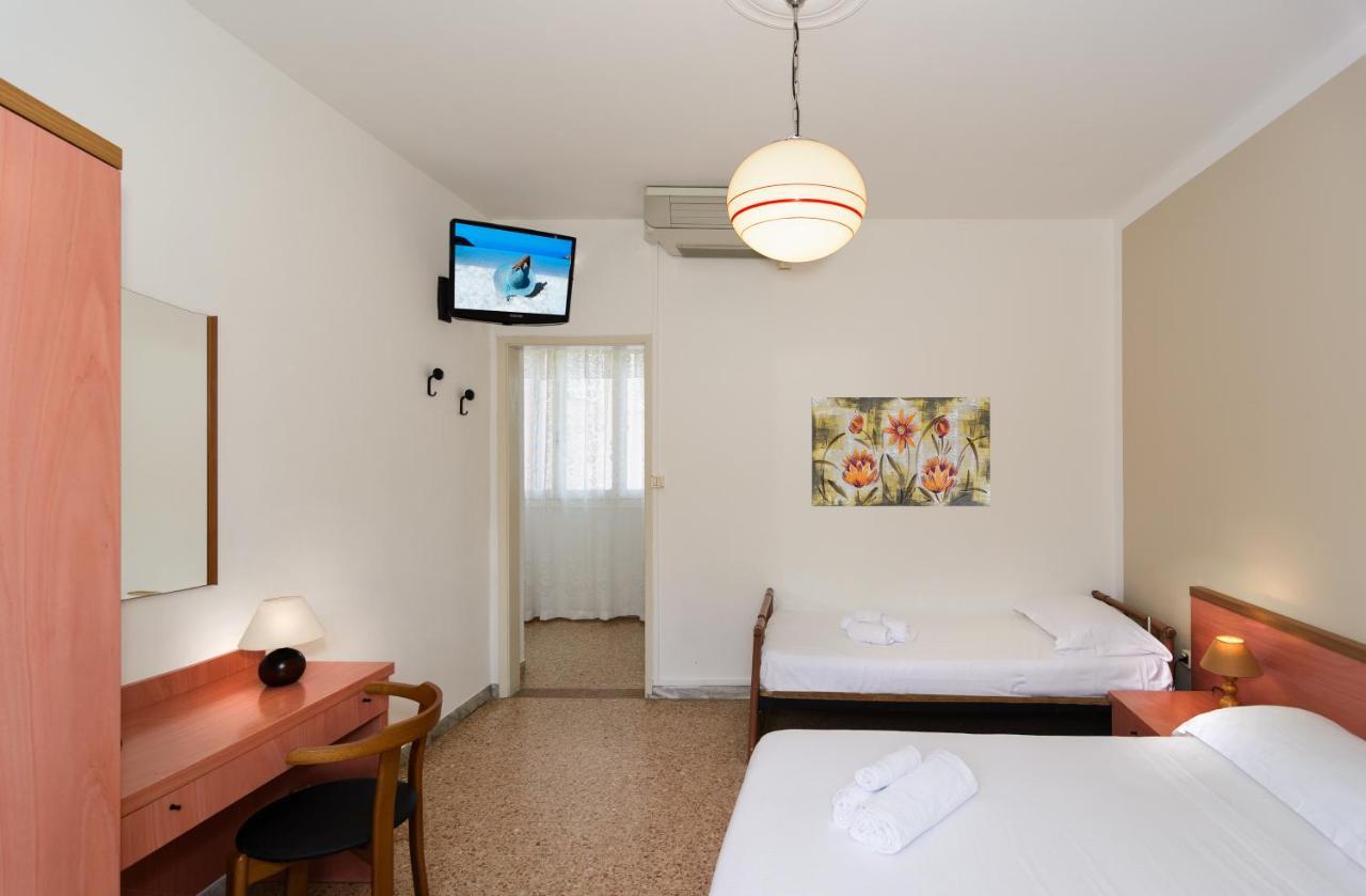 Basic Triple Room
