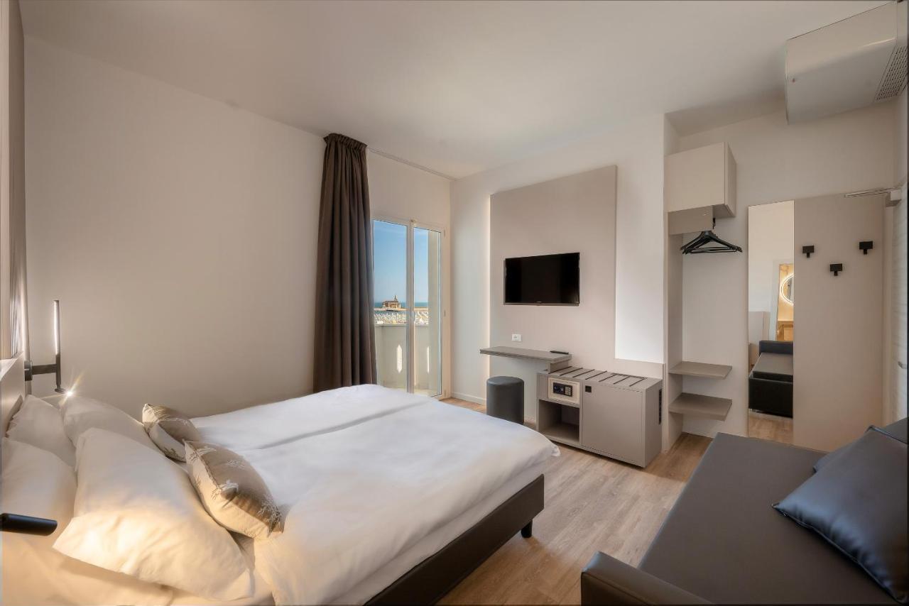 Deluxe Dreibettzimmer mit Meerblick