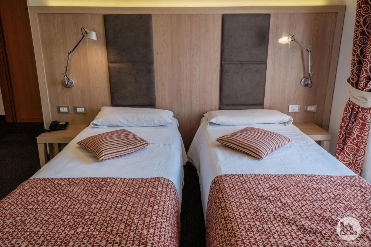 Double or Twin Room,1240350067:JPEG