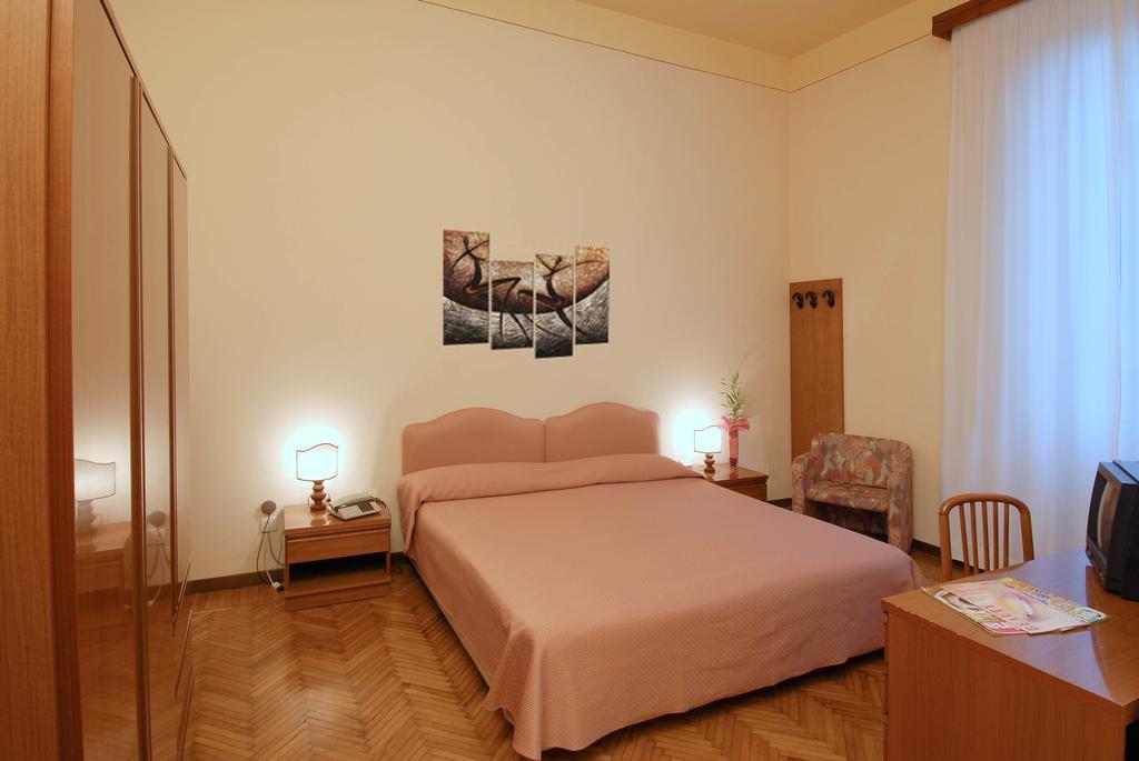 Classic Family Room,704447956:JPEG