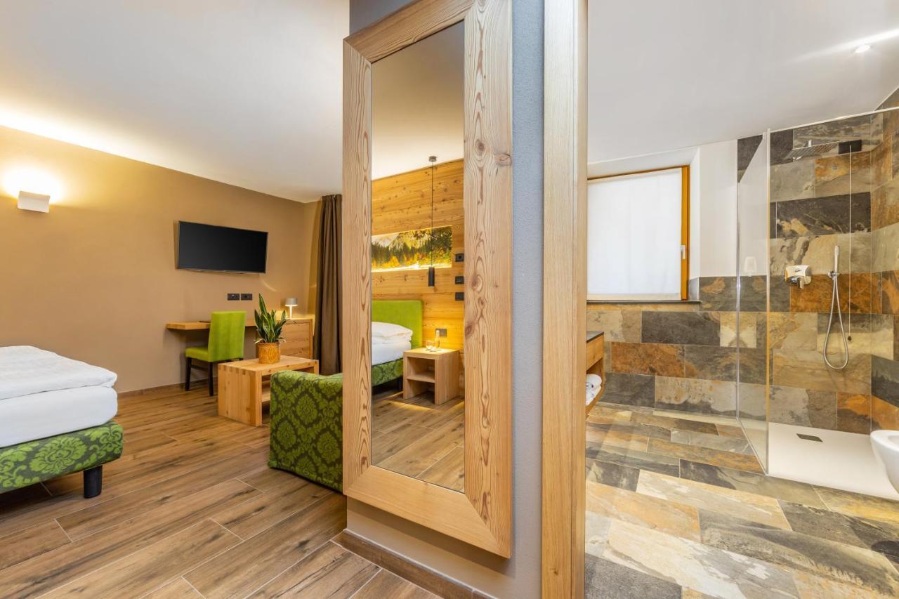 Junior Suite with Balcony,1246222576:JPEG