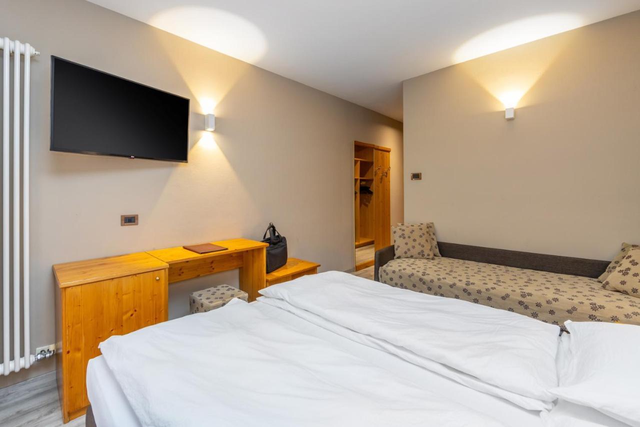 Double Room,1246219441:JPEG