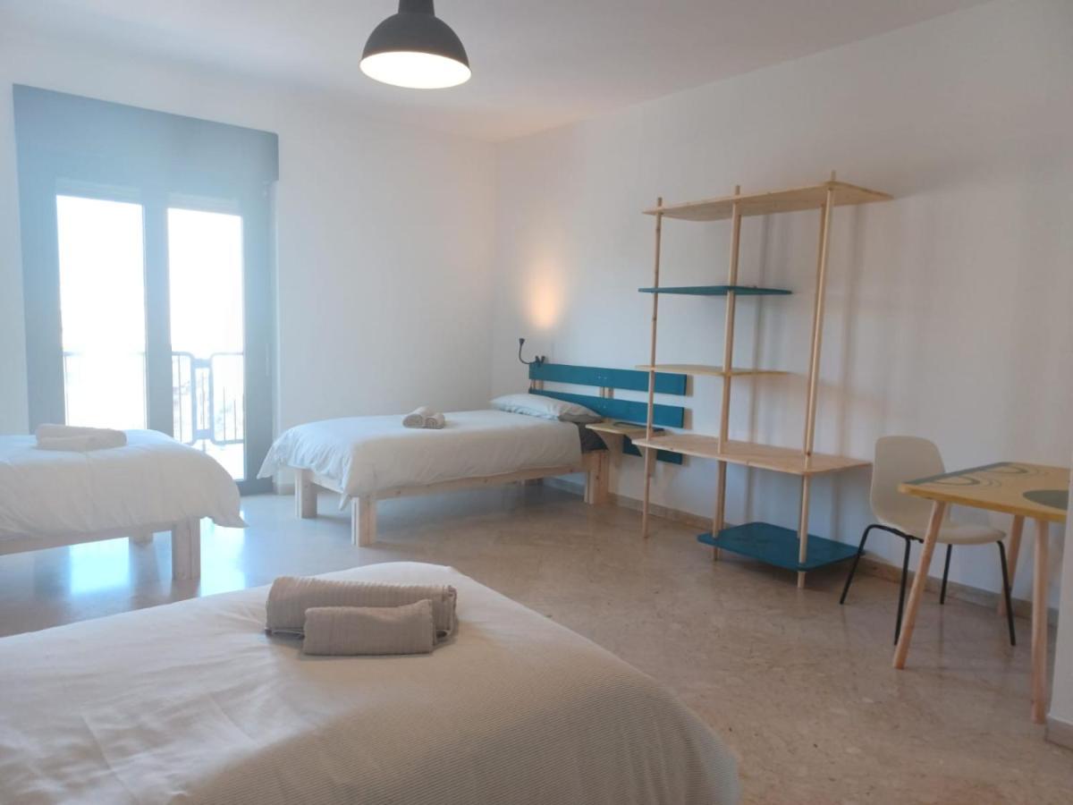 Dreibettzimmer mit Gemeinschaftsbad