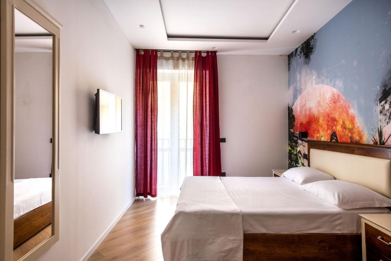 Kamer met Queensize Bed en Balkon