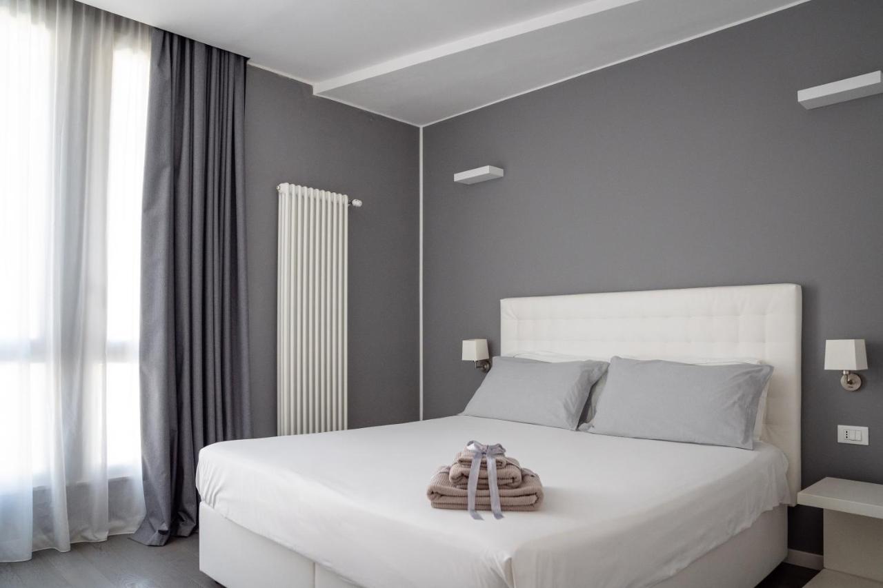 Quarto com Cama de Casal ou 2 de Solteiro