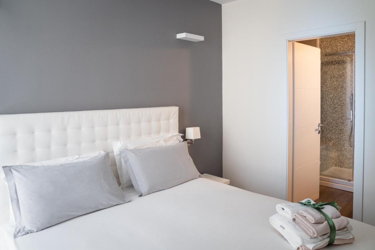 Quarto com Cama de Casal ou 2 de Solteiro