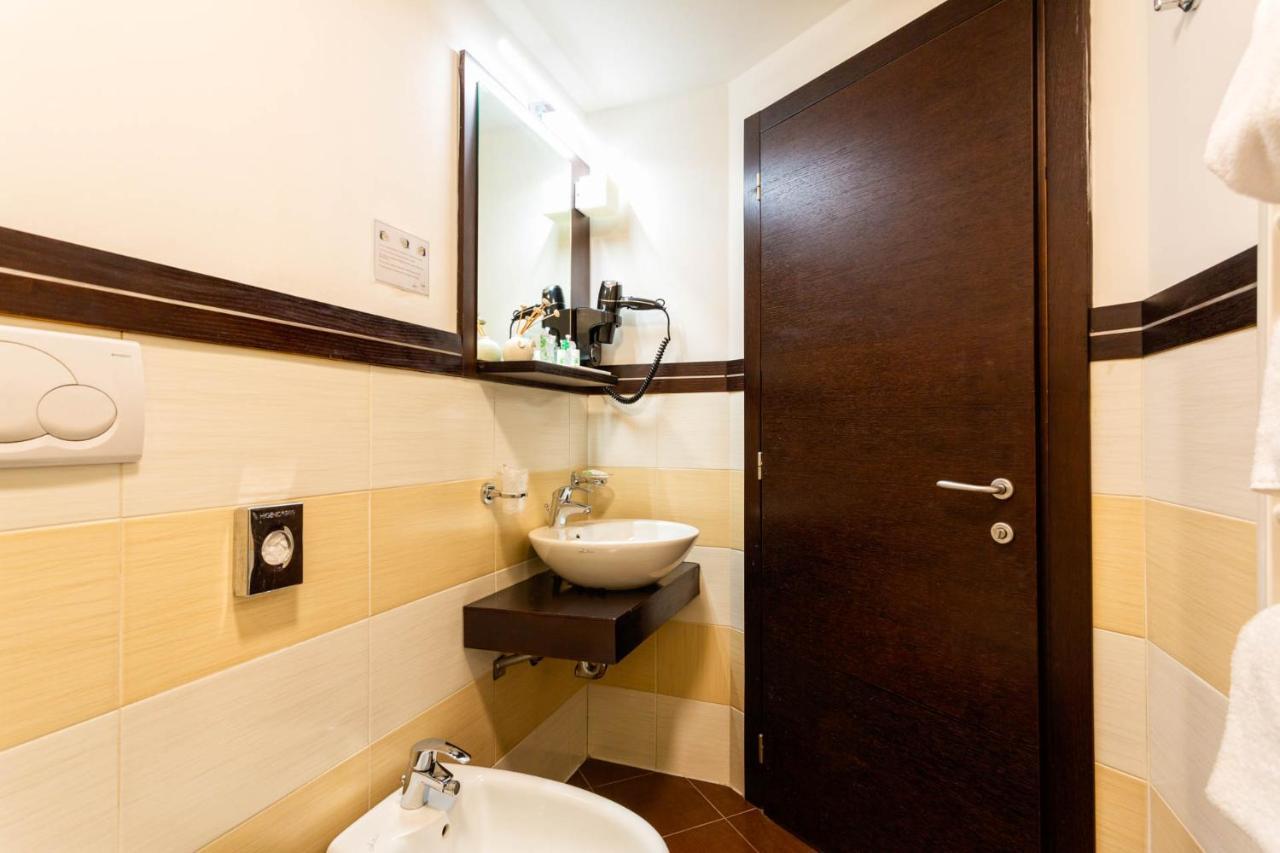 Single Room,1433401888:JPEG