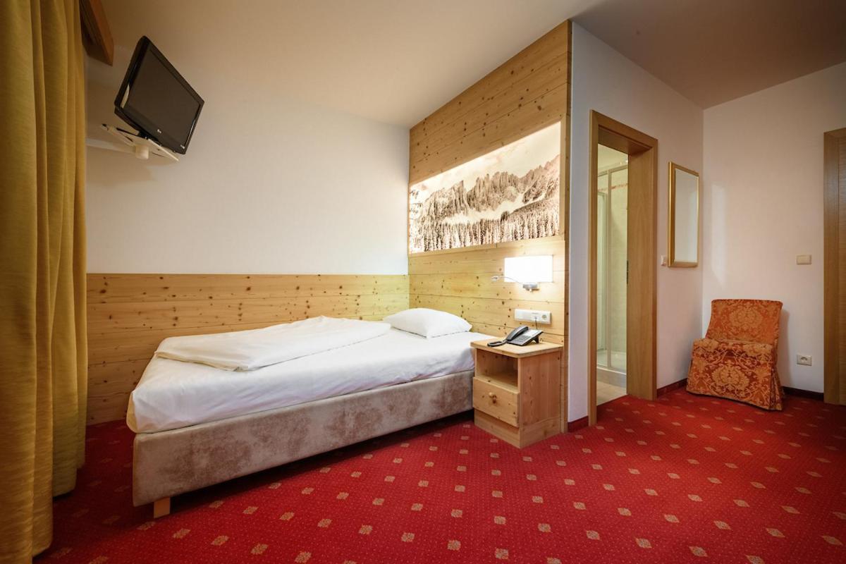 Single Room Balcony,785801814:JPEG