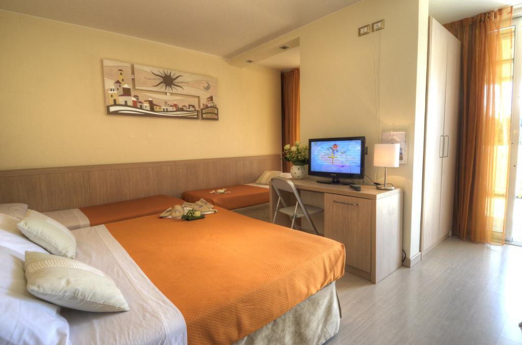 Camera Familiare (2 Adulti + 2 Bambini)