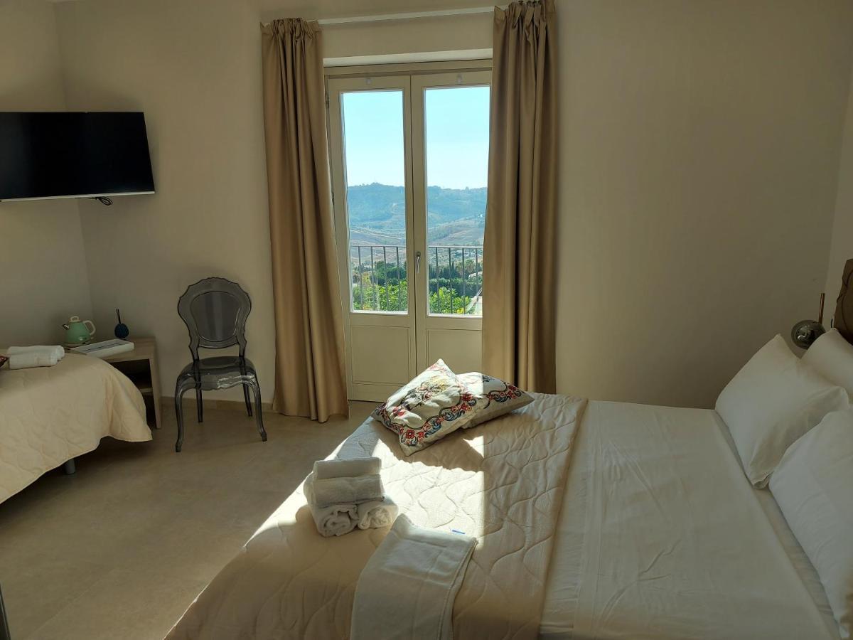 Deluxe Triple Room with Sea View