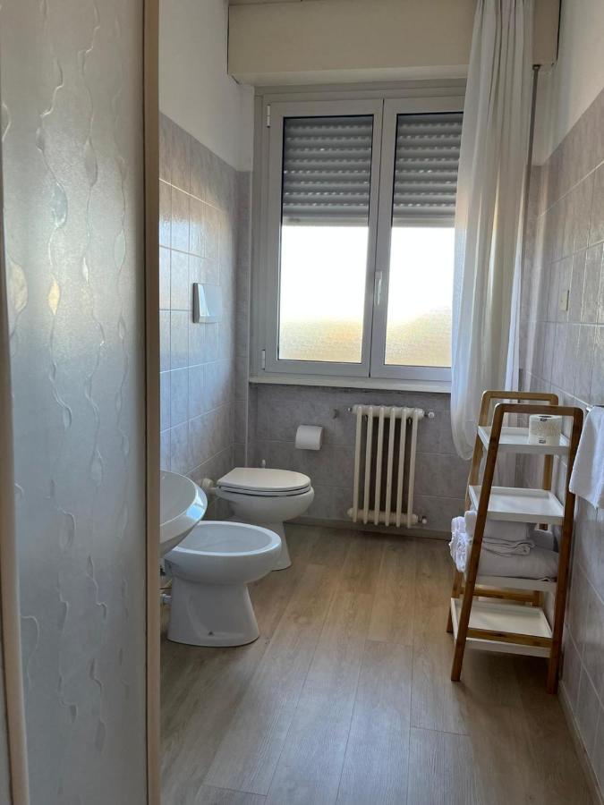 Kamer met Kingsize Bed en Uitzicht op Meer