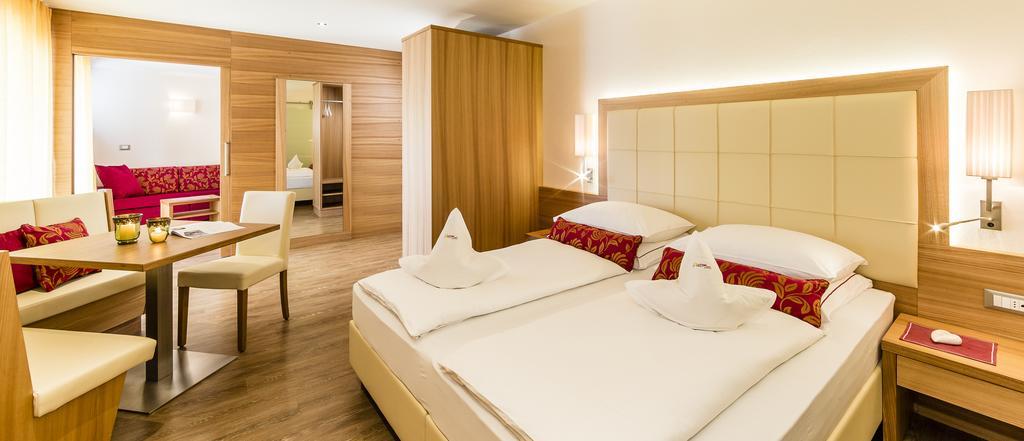 Suite with Balcony,177386736:JPEG